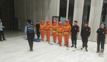  做好保安隊(duì)伍建設(shè)，提高保安隊(duì)伍素質(zhì)和服務(wù)水平 